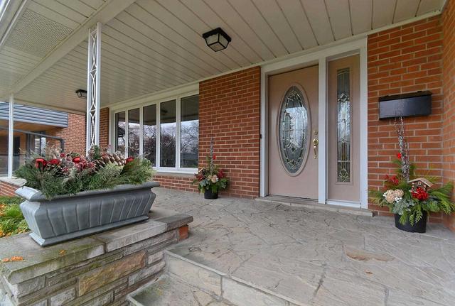 90 Mill Rd, House detached with 3 bedrooms, 3 bathrooms and 6 parking in Toronto ON | Image 12
