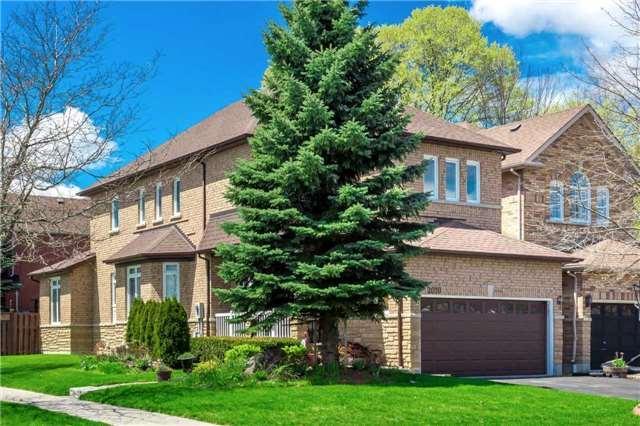 2010 Erin Gate Blvd, House detached with 4 bedrooms, 4 bathrooms and 2 parking in Pickering ON | Image 2