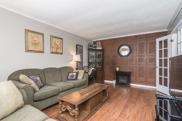 867 Carnaby Cres, House detached with 3 bedrooms, 2 bathrooms and 3 parking in Oshawa ON | Image 9