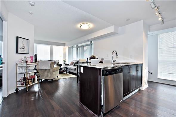 206 - 400 Adelaide St E, Condo with 2 bedrooms, 2 bathrooms and 1 parking in Toronto ON | Image 5