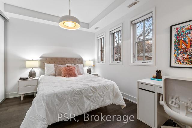 th #4 - 379 Madison Ave, Townhouse with 3 bedrooms, 3 bathrooms and 2 parking in Toronto ON | Image 2