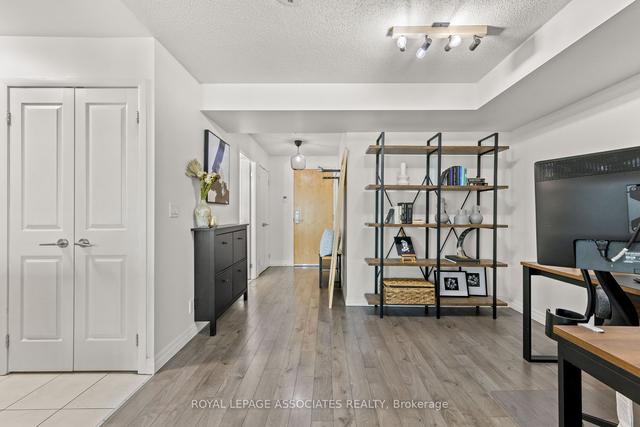 1201 - 185 Legion Rd N, Condo with 1 bedrooms, 1 bathrooms and 1 parking in Toronto ON | Image 23