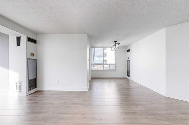 1813 - 350 Alton Tower Circ, Condo with 2 bedrooms, 2 bathrooms and 1 parking in Toronto ON | Image 7