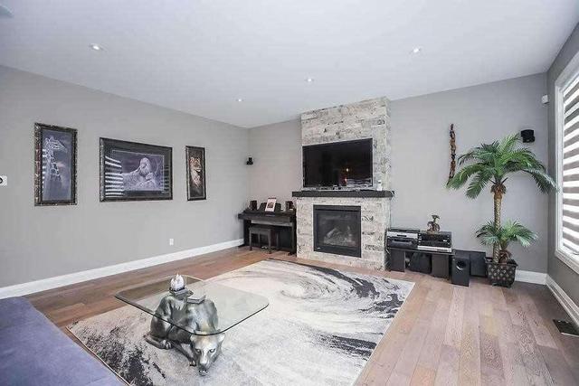 8918 Black Forest Cres, House detached with 3 bedrooms, 3 bathrooms and 4 parking in Niagara Falls ON | Image 12
