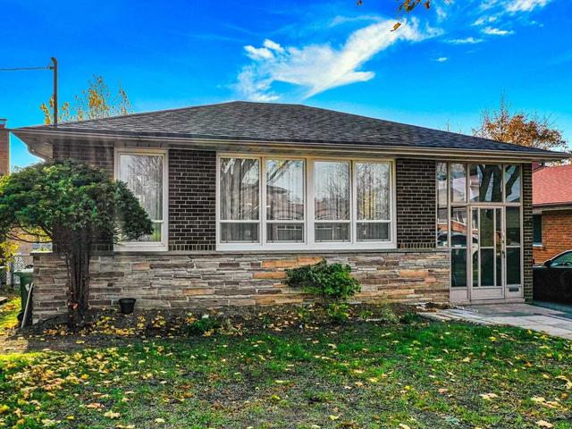 67 Golfdown Dr, House detached with 3 bedrooms, 3 bathrooms and 4 parking in Toronto ON | Image 21
