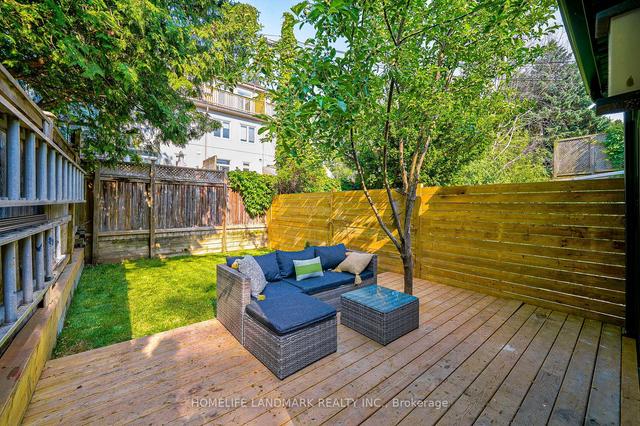 227 Munro St, House semidetached with 3 bedrooms, 4 bathrooms and 0 parking in Toronto ON | Image 32