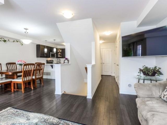 1625 Leblanc Crt, House attached with 3 bedrooms, 3 bathrooms and 2 parking in Milton ON | Image 8