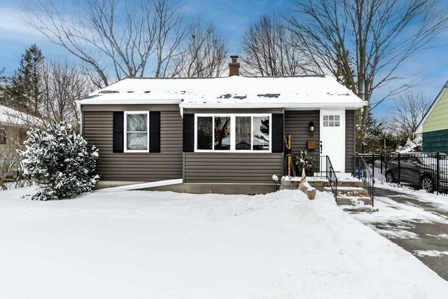 10 Newton St, House detached with 2 bedrooms, 4 bathrooms and 2 parking in Barrie ON | Image 1