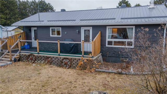 45 Lake Street, House detached with 3 bedrooms, 1 bathrooms and 6 parking in South Algonquin ON | Image 4