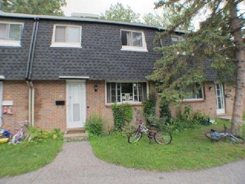 855 Grenon Ave, House attached with 3 bedrooms, 2 bathrooms and 1 parking in Ottawa ON | Image 1