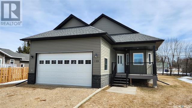 115 Anne Street, House detached with 4 bedrooms, 3 bathrooms and null parking in Wawota SK | Image 2