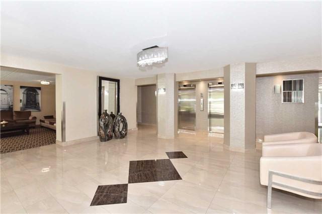 1002 - 2 Glamorgan Ave, Condo with 2 bedrooms, 1 bathrooms and 1 parking in Toronto ON | Image 3