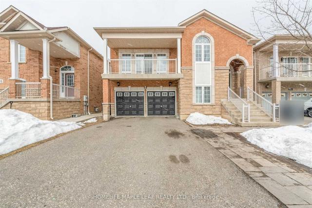 4 Sir Jacobs Cres, Brampton, ON, L7A3T4 | Card Image