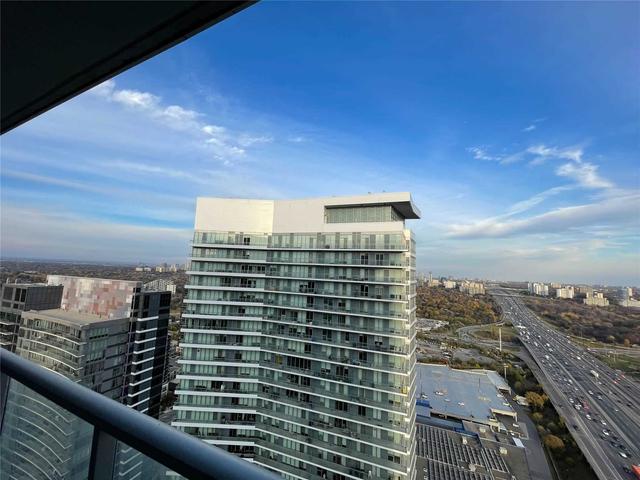 3909 - 115 Mcmahon Dr, Condo with 1 bedrooms, 1 bathrooms and 1 parking in Toronto ON | Image 4