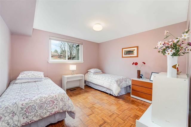 80 Northey Dr, House semidetached with 1 bedrooms, 2 bathrooms and 4 parking in Toronto ON | Image 7