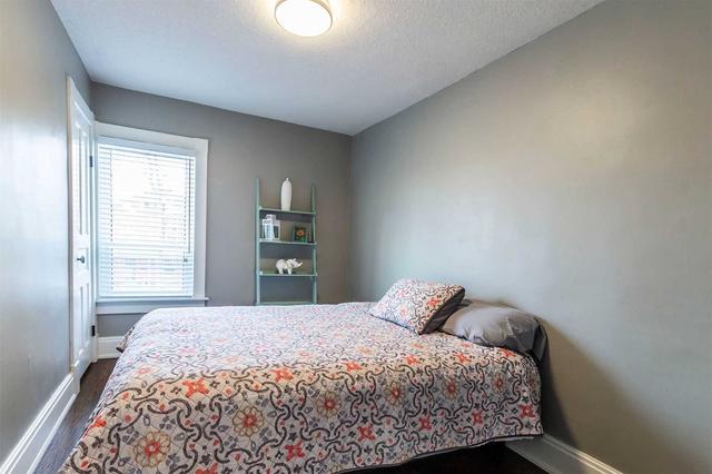 915 Vine St, House detached with 3 bedrooms, 1 bathrooms and 3 parking in Cambridge ON | Image 8