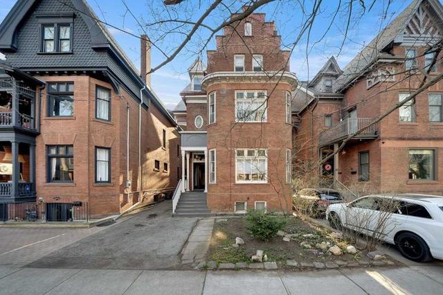 80 Madison Ave, House detached with 8 bedrooms, 5 bathrooms and 2 parking in Toronto ON | Image 36