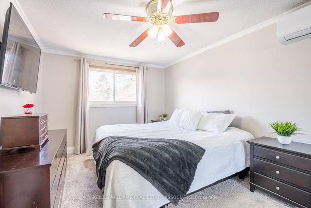 84 Kingham Rd, Townhouse with 3 bedrooms, 2 bathrooms and 1 parking in Halton Hills ON | Image 5