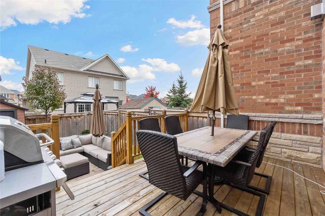 86 Lorenzo Circ, House attached with 3 bedrooms, 4 bathrooms and 3 parking in Brampton ON | Image 28