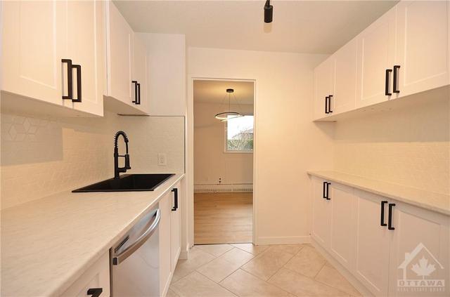 114 - 1505 Baseline Road, Condo with 2 bedrooms, 1 bathrooms and 1 parking in Ottawa ON | Image 13