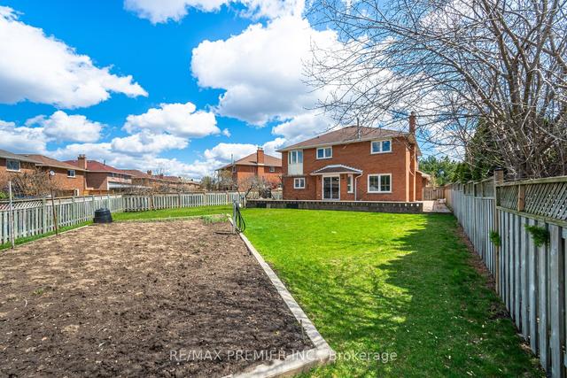 112 Burgosa Crt, House detached with 4 bedrooms, 4 bathrooms and 6 parking in Vaughan ON | Image 29