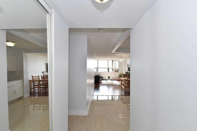 1106 - 45 Sunrise Ave, Condo with 2 bedrooms, 1 bathrooms and 1 parking in Toronto ON | Image 20