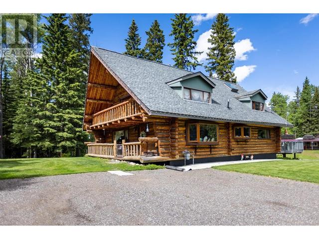 4751 Ponderosa Road, House detached with 3 bedrooms, 2 bathrooms and null parking in Prince George BC | Image 2