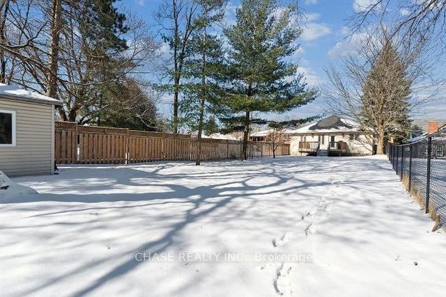 35 Adelaide St, House detached with 3 bedrooms, 3 bathrooms and 6 parking in Barrie ON | Image 26