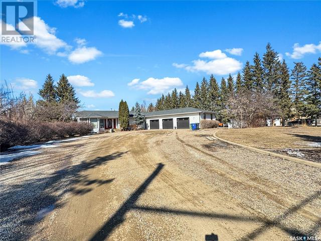 8 West Park Drive, House detached with 5 bedrooms, 3 bathrooms and null parking in Battleford SK | Image 31