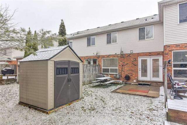 470 Annapolis Crt, House attached with 3 bedrooms, 3 bathrooms and 3 parking in Waterloo ON | Image 16