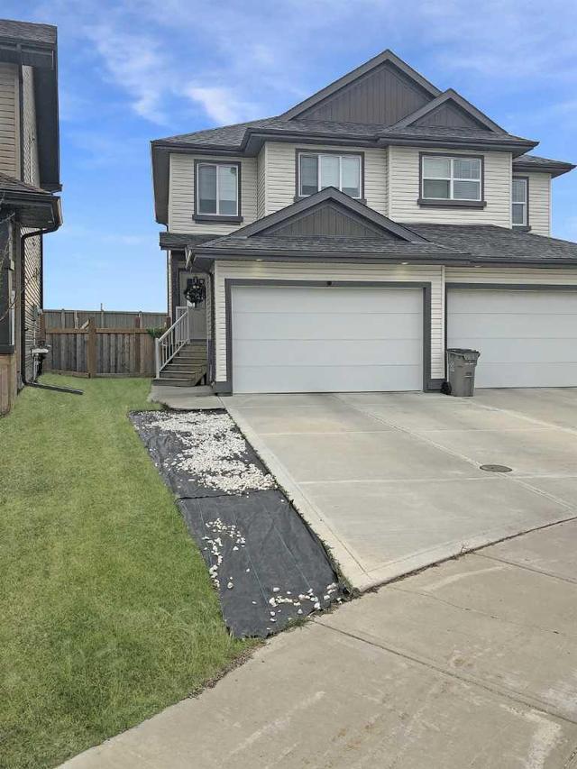 8455 101 Avenue, House other with 3 bedrooms, 2 bathrooms and null parking in Grande Prairie AB | Image 1