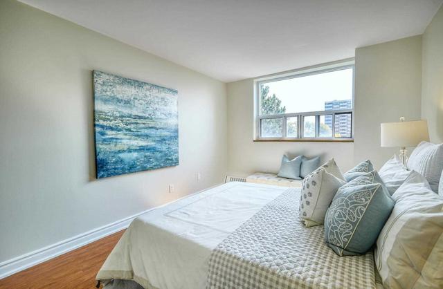 405 - 10 Sunrise Ave, Condo with 4 bedrooms, 2 bathrooms and 1 parking in Toronto ON | Image 7