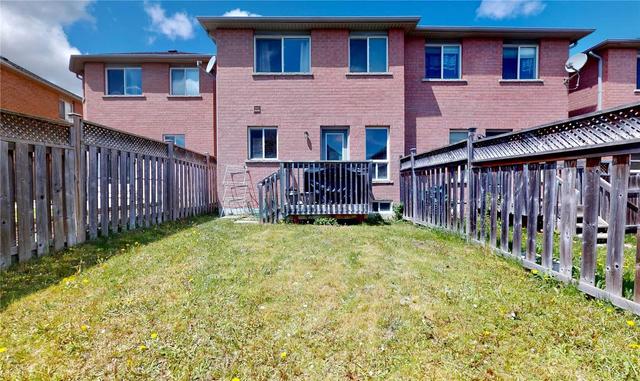 81 Timbertop Cres, House attached with 3 bedrooms, 3 bathrooms and 3 parking in Brampton ON | Image 9