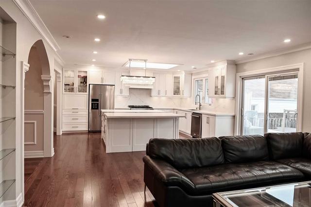 45 Katherine Rd, House detached with 4 bedrooms, 7 bathrooms and 3 parking in Toronto ON | Image 27
