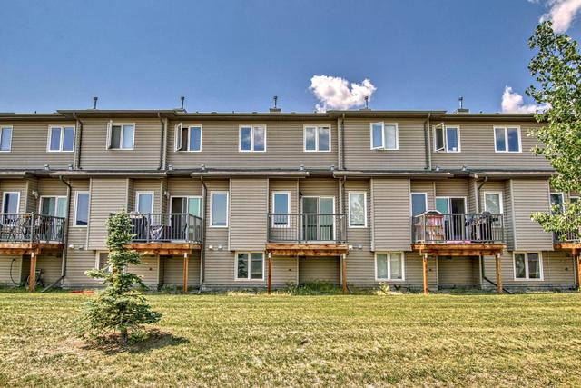 405 - 620 Luxstone Landing Sw, Home with 3 bedrooms, 2 bathrooms and 2 parking in Airdrie AB | Image 28