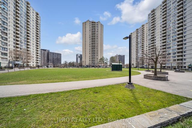 305 - 330 Dixon Rd, Condo with 2 bedrooms, 1 bathrooms and 1 parking in Toronto ON | Image 16