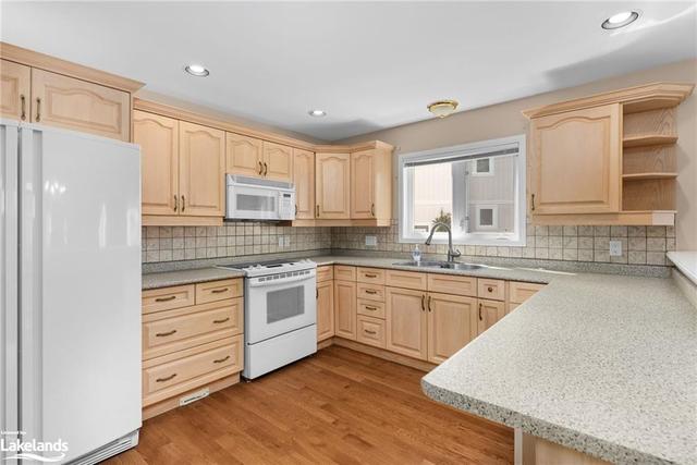 35 Springwood Crescent, House detached with 3 bedrooms, 3 bathrooms and 6 parking in Gravenhurst ON | Image 5