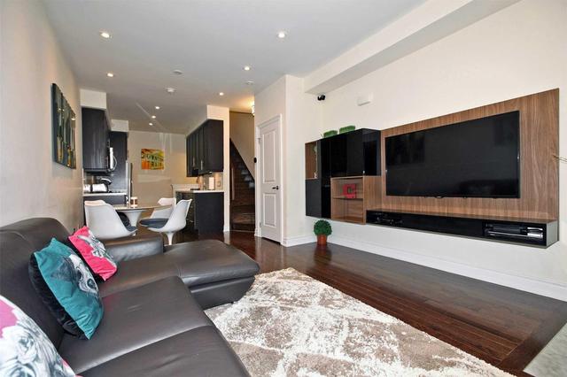 2156 Bayview Ave, Townhouse with 3 bedrooms, 3 bathrooms and 1 parking in Toronto ON | Image 4