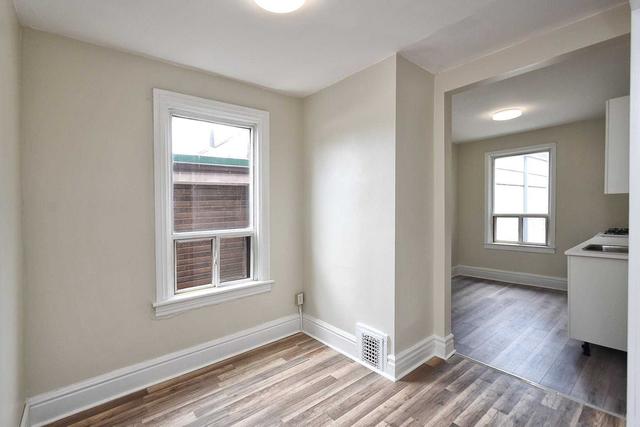 upper#2 - 1932 Queen St E, Condo with 2 bedrooms, 1 bathrooms and 0 parking in Toronto ON | Image 14