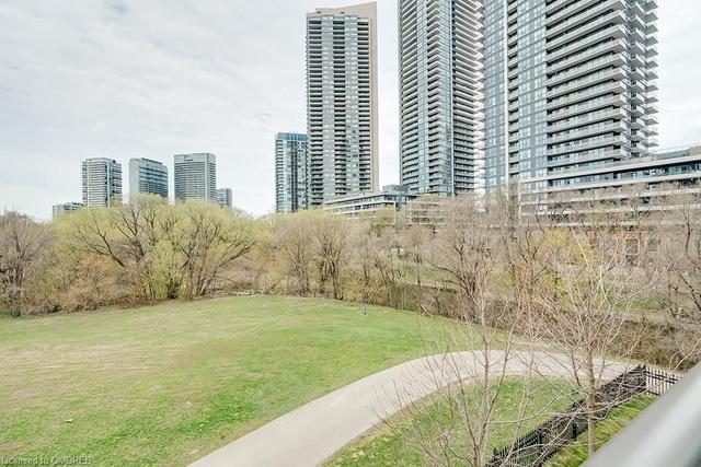 th5 - 2230 Lake Shore Boulevard W, House attached with 3 bedrooms, 2 bathrooms and 2 parking in Toronto ON | Image 21