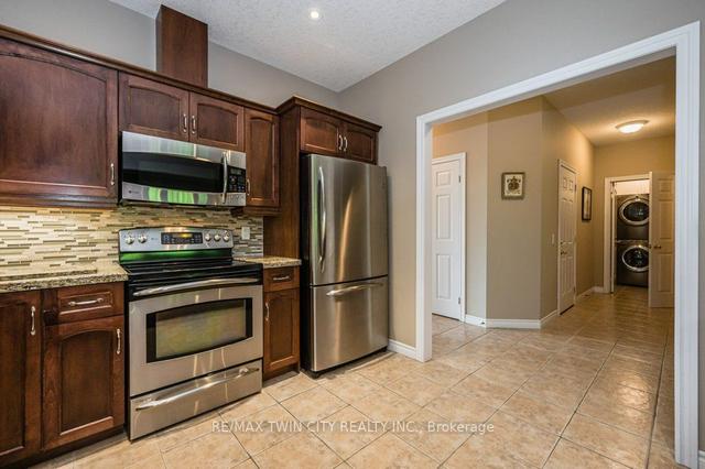 29 - 50 Bryan Crt, Townhouse with 3 bedrooms, 3 bathrooms and 0 parking in Kitchener ON | Image 8
