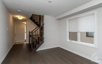 356 Rouncey Road, Townhouse with 3 bedrooms, 3 bathrooms and 3 parking in Ottawa ON | Image 4