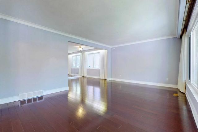 17 Foursome Cres, House detached with 4 bedrooms, 3 bathrooms and 4 parking in Toronto ON | Image 39