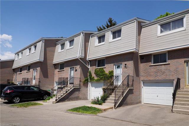 76 - 400 Mississauga Valley Boulevard, House attached with 3 bedrooms, 1 bathrooms and 2 parking in Mississauga ON | Image 3