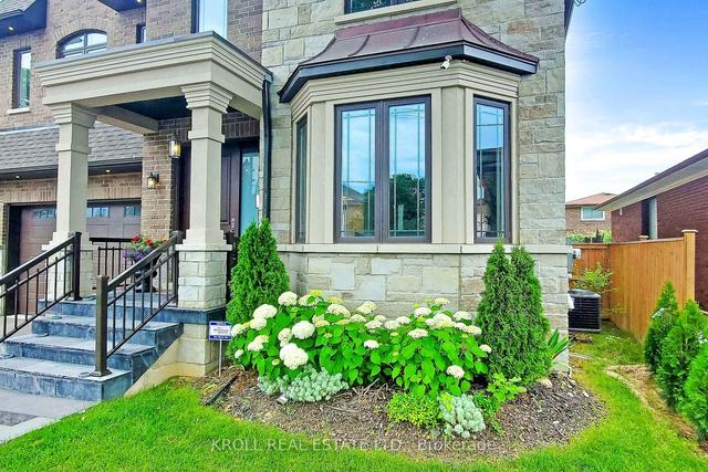 25 Muir Ave, House detached with 4 bedrooms, 5 bathrooms and 6 parking in Toronto ON | Image 23