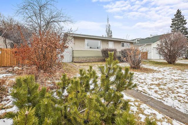 3824 47 Street, House detached with 3 bedrooms, 2 bathrooms and 2 parking in Red Deer AB | Image 1