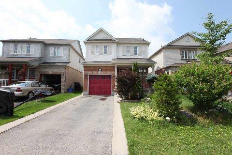 92 Charleswood Circ, House detached with 3 bedrooms, 4 bathrooms and 2 parking in Brampton ON | Image 2