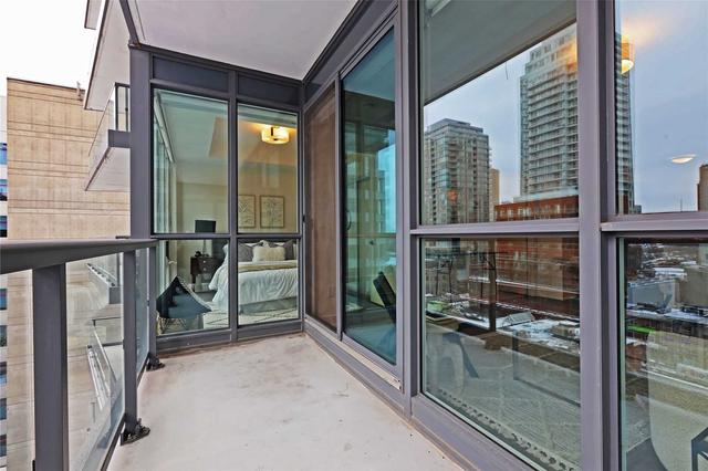 1004 - 30 Roehampton Ave, Condo with 1 bedrooms, 1 bathrooms and 0 parking in Toronto ON | Image 9