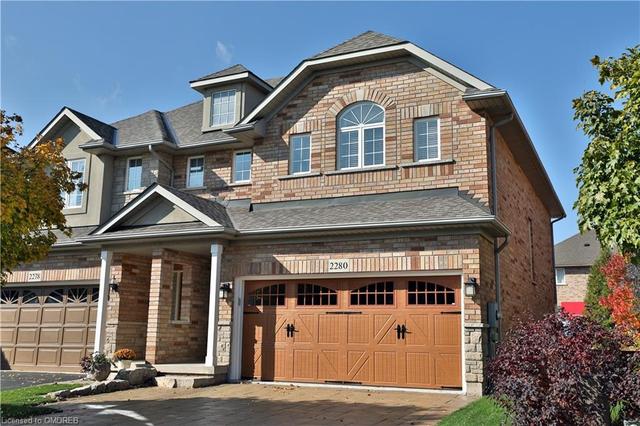 2280 Highcroft Road, House semidetached with 3 bedrooms, 2 bathrooms and null parking in Oakville ON | Image 1