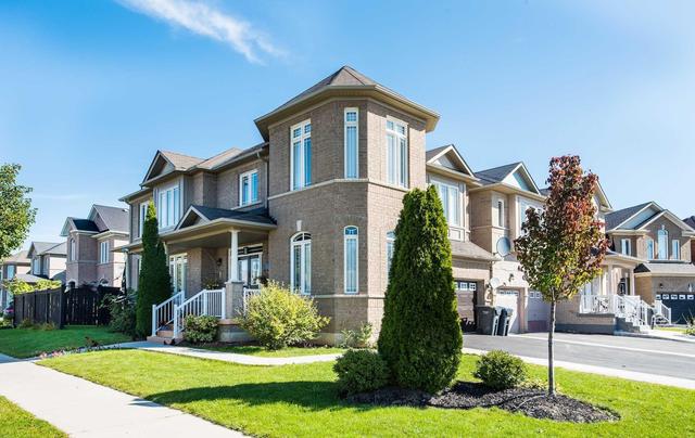 15 Braddock Dr, House detached with 4 bedrooms, 4 bathrooms and 4 parking in Brampton ON | Image 2